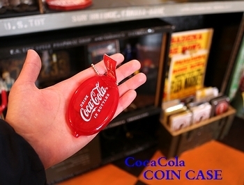 コカコーラコインケースキーホルダー アメリカン小銭入れ
アメリカ雑貨屋 SUNBRIDGE 岩手 盛岡雑貨