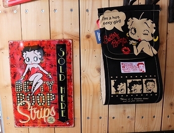 ベティちゃんブリキ看板 アメリカ雑貨屋 SUNBRIDGE