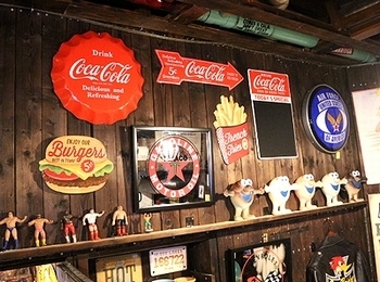 コカコーラアルミ看板 ボトルキャップ 矢印 チョークボードサイン アメリカ雑貨屋 SUNBRIDGE
