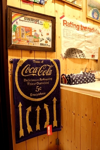 コカコーラタオル コーラタオルネイビー<div><br></div>アメリカ雑貨屋 SUNBRIDGE サンブリッジ サンブリッヂ コーラ雑貨通販