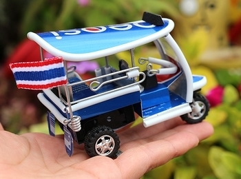 アルミ缶のトゥクトゥク トゥクトゥクアルミ缶 タイの三輪車タクシー トゥクトゥクおもちゃ
トゥクトゥクオブジェ アメリカ雑貨屋 SUNBRIDGE 岩手雑貨屋
