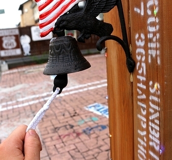 キャストアイアンUSAフラッグベル アメリカドアベル イーグル
アメリカ雑貨屋サンブリッヂ SUNBRIDGE 岩手雑貨屋