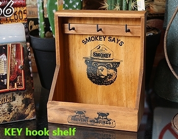 スモーキーベアキーフック SMOKEY BEAR 壁掛けキーシェルフ 玄関キーフック
アメリカ雑貨屋 SUNBRIDGE 岩手アメリカン雑貨