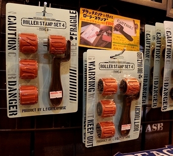 ステンシルスタンプ ローラースタンプ ステンシルローラースタンプ
アメリカ雑貨屋 サンブリッヂ SUNBRIDGE 岩手雑貨屋 アメリカ雑貨通販