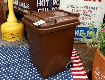 ダルトンゴミ箱18L ダルトンゴミ箱タイヤ付き18L
アメリカ雑貨屋 サンブリッヂ SUNBRIDGE 岩手雑貨屋 アメリカ雑貨通販