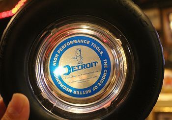 アメリカデトロイトタイヤ灰皿 デトロイトアメ車灰皿
ガレージ灰皿 アメリカ雑貨屋 SUNBRIDGE 岩手雑貨屋 矢巾町