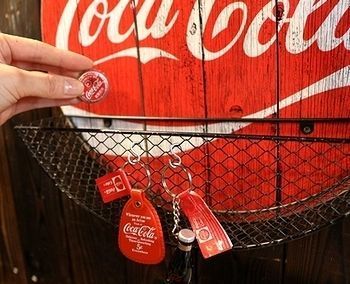 コーラ栓抜き看板 ラック付き