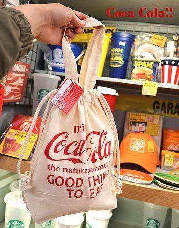 コカ・コーラ巾着トートバッグ ランチバッグ コカ・コーラ
アメリカ雑貨屋 SUNBRIDGE 岩手矢巾雑貨