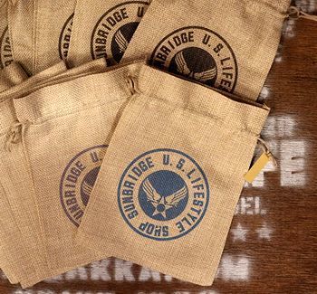 サンブリッヂ巾着 オリジナル ポーチ 巾着
アメリカ雑貨屋 サンブリッヂ サンブリッジ 岩手雑貨屋 アメリカ雑貨通販