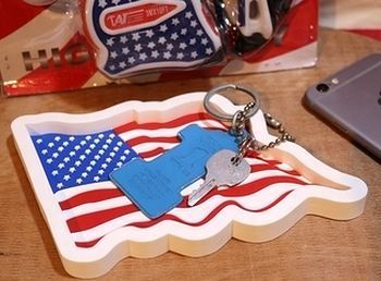 レディキロラバートレイ 星条旗ラバートレイ
トラフィックサインラバートレイ アメリカ雑貨屋 SUNBRIDGE 岩手